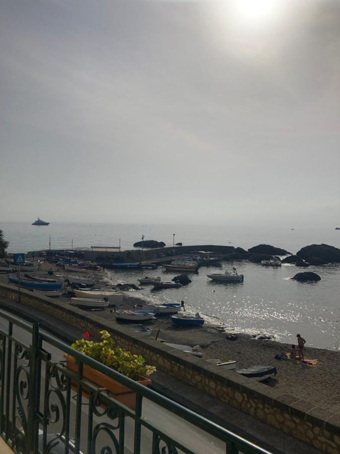 Hostel Beach House 지아르디니낙소스 외부 사진
